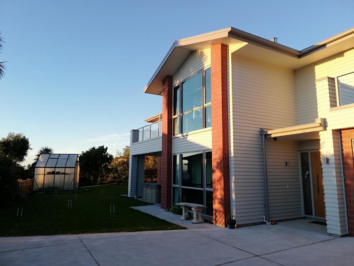 Whaka Heights Bed & Breakfast ไครสต์เชิร์ช ภายนอก รูปภาพ